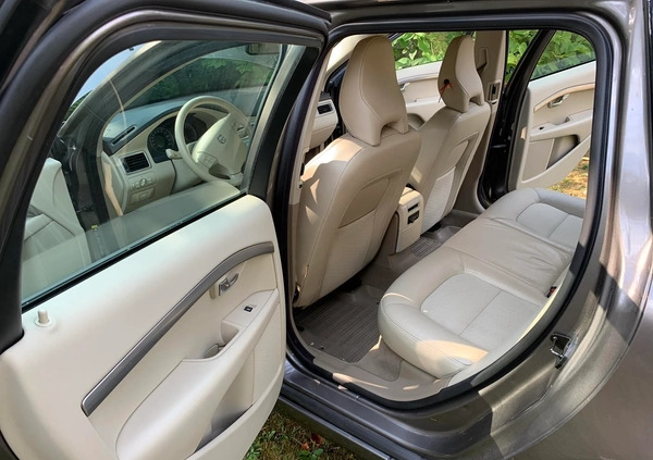 Volvo V70 cena 33000 przebieg: 257000, rok produkcji 2009 z Warszawa małe 379